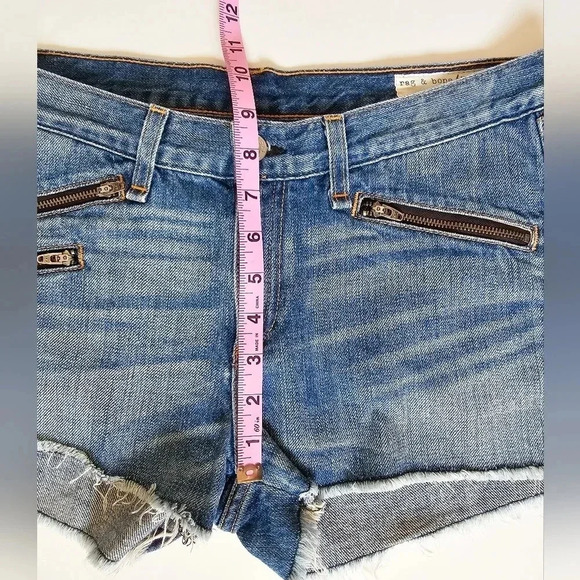 Rag & Bone Size 27 denim jean shorts low rise zipper  detail - Picture 6 of 7